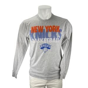 Ultra Game NBA New York Knicks Basketball Gray Long Sleeve Pullover Tee Shirt M
